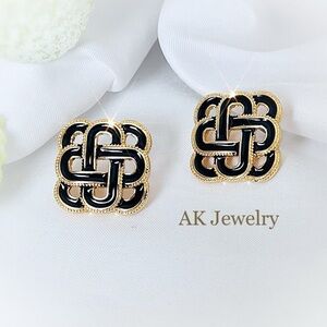 💎EARRINGS Gold and Black Enamel, Needle Posts, Beautiful Twisted Weave 1 inch
